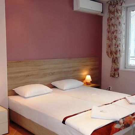 Guest Rooms Kom Szófia Szoba fotó