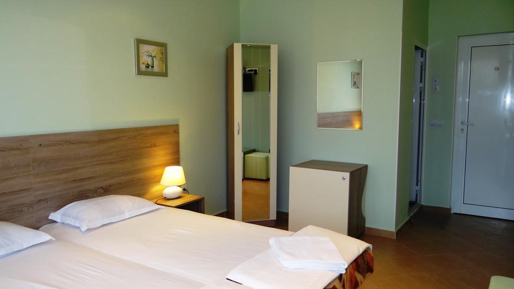 Guest Rooms Kom Szófia Szoba fotó